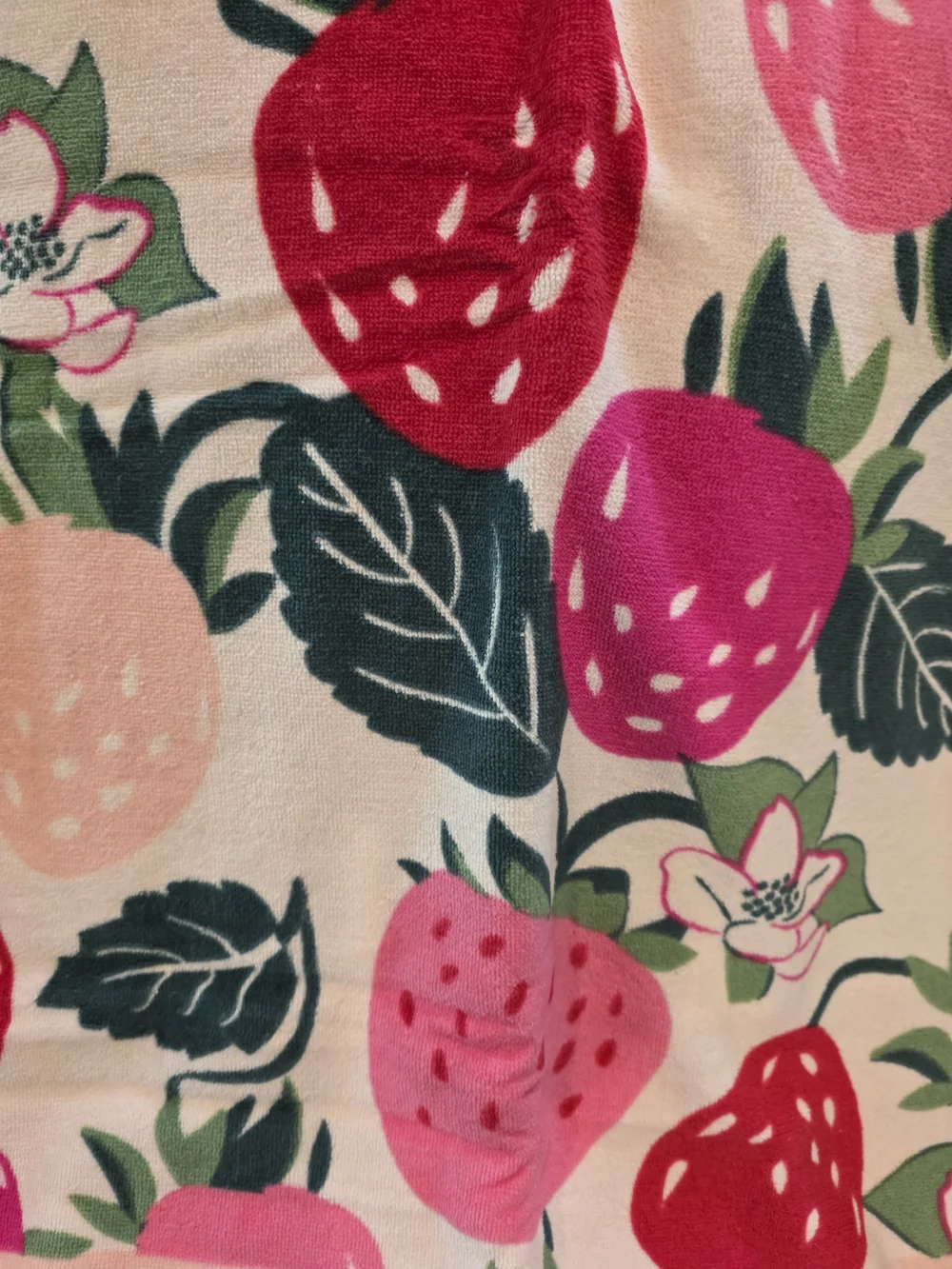 Vera Bradley Strawberry Print Beach Towel-NWT